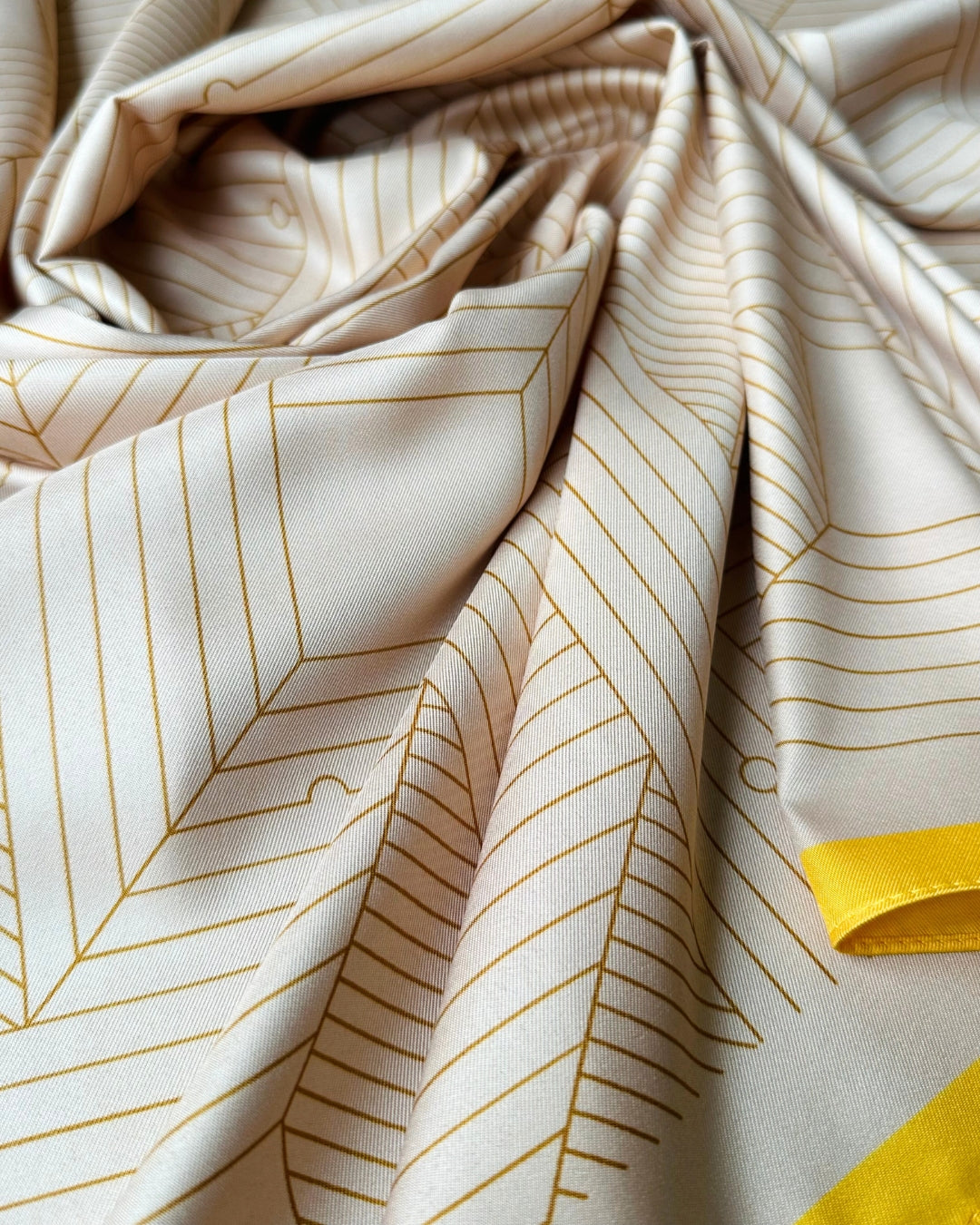 LARGE SQUARE GEOMETRIC SCARF | BEIGE, BROWN, YELLOW | 90X90 CM