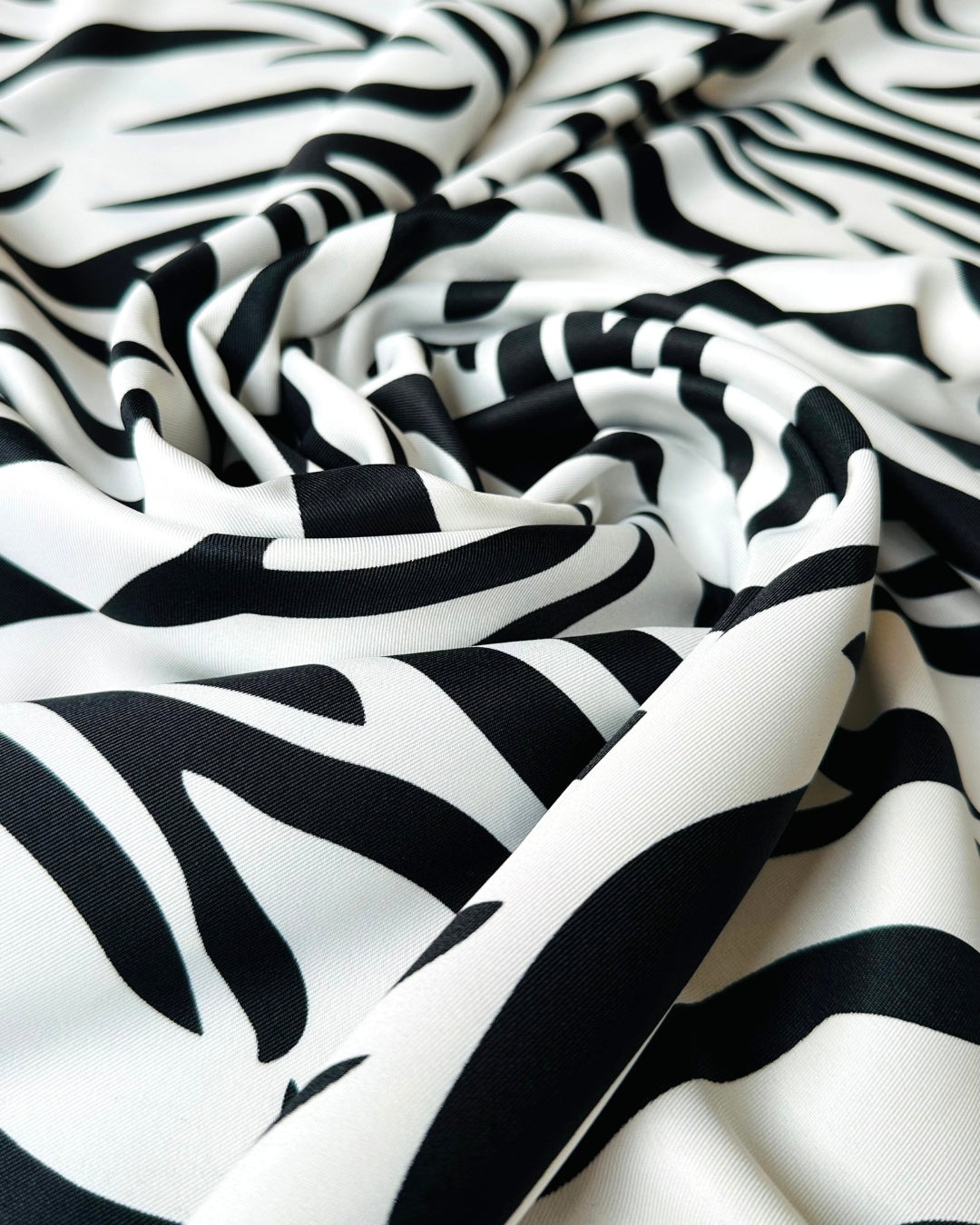 LARGE SQUARE ZEBRA SCARF | WHITE, BLACK | 90X90 CM