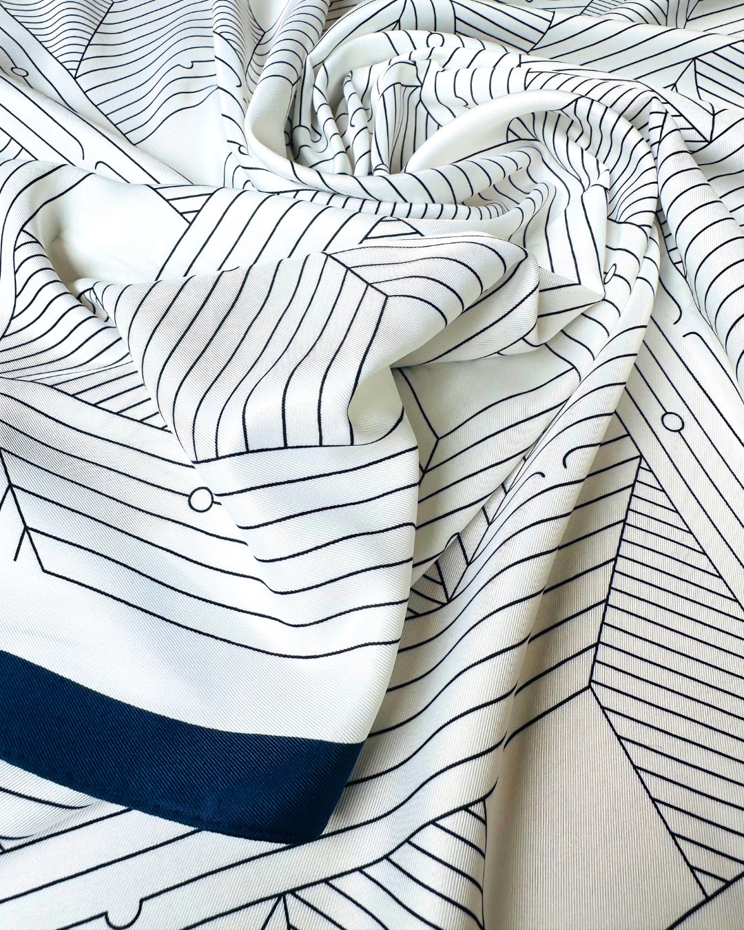 LARGE SQUARE GEOMETRIC SCARF | WHITE, NAVY BLUE | 90X90 CM