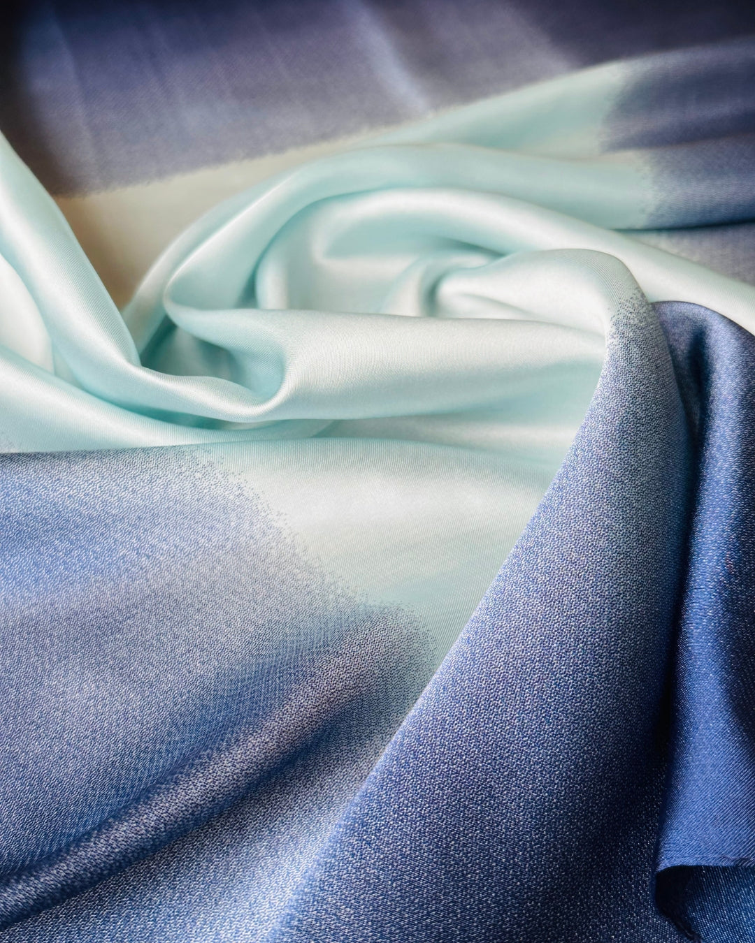 SQUARE SHINY AND ELEGANT SCARF | DARK BLUE, LIGHT BLUE | 60X60 CM