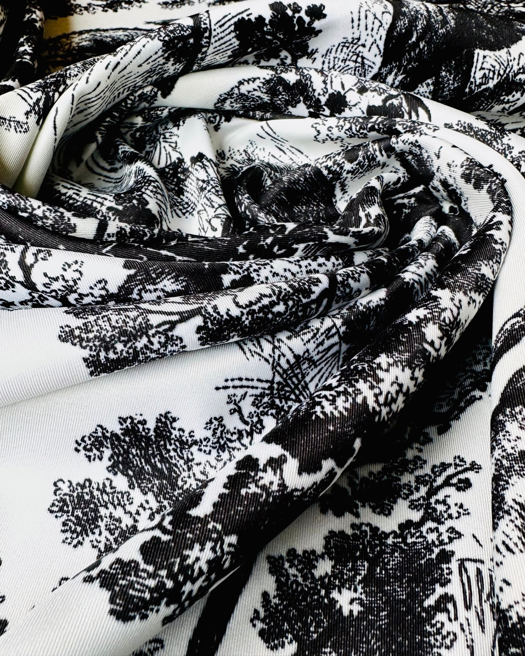 LARGE SQUARE DECORATED SCARF | BLACK, WHITE | 90X90 CM